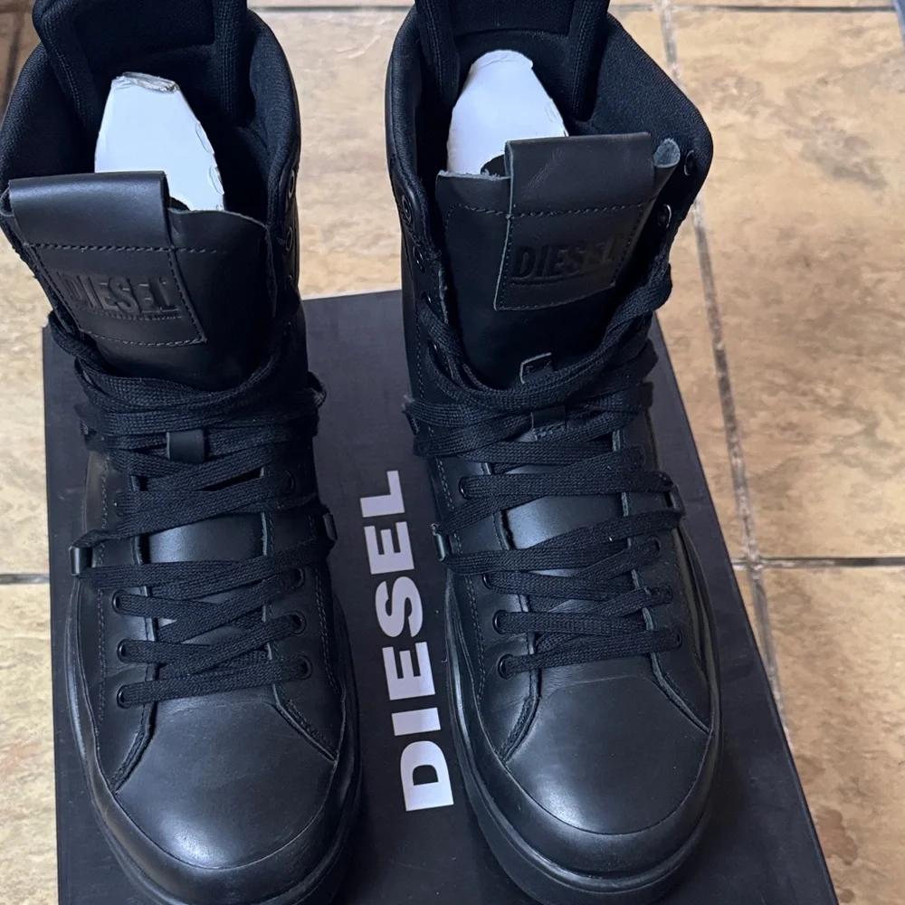 Diesel Black Leather High-Top Platform Lace-Up Boots - Picture 2 of 5